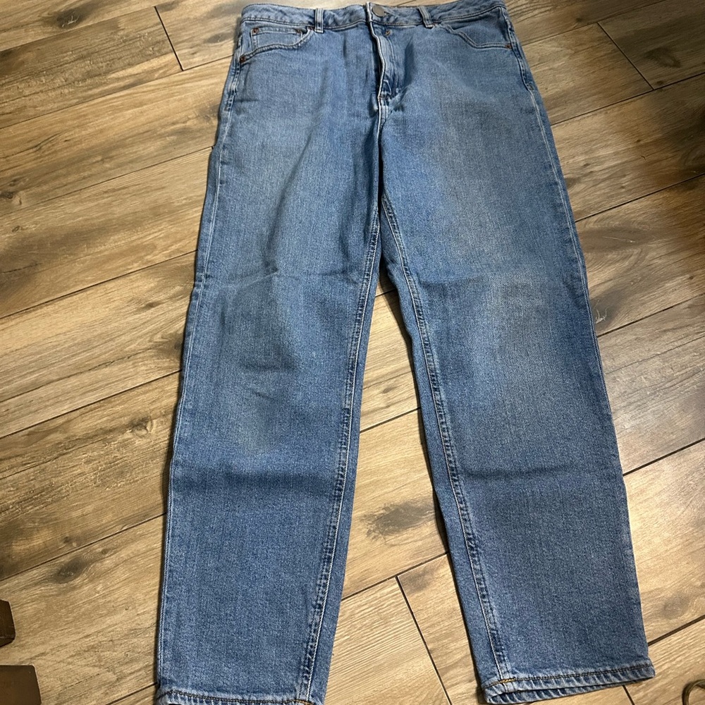 ASOS Men's Straight Jeans in Medium Blue Denim